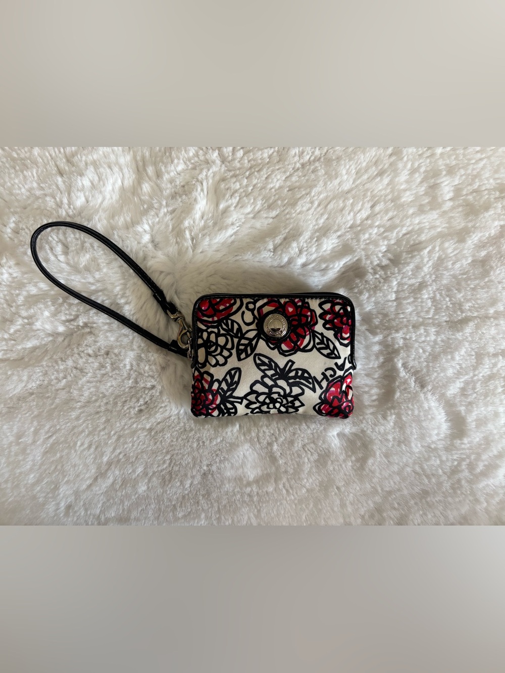 Coach Poppy Floral Graffiti Wristlet
Wallet Y2K